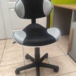 Fotel obrotowy Q-G2 szaro-czarny